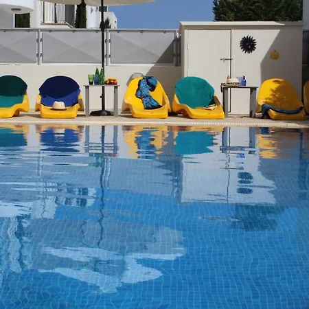 Avrora 4 Bedroom In Pernera Paralimni