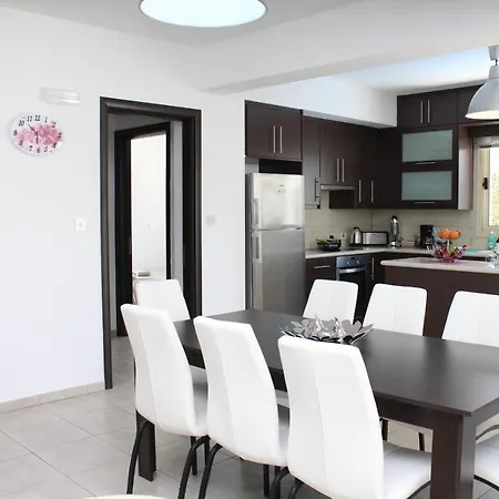 Avrora 4 Bedroom In Pernera Villa