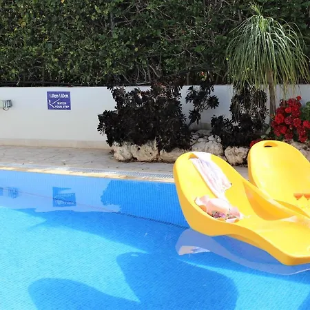Avrora 4 Bedroom In Pernera Villa *