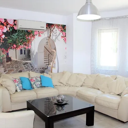 Avrora 4 Bedroom In Pernera Villa *
