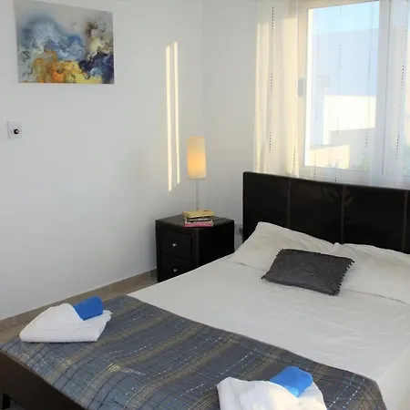 Avrora 4 Bedroom In Pernera Paralimni