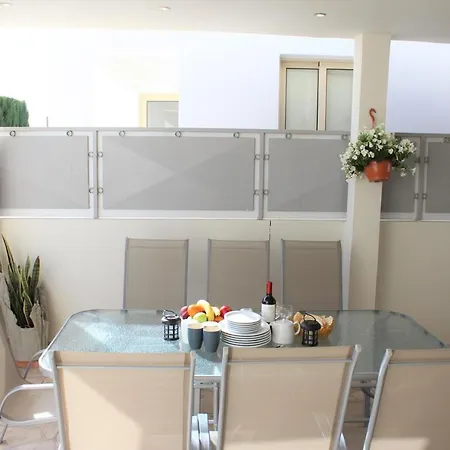 Villa Avrora 4 Bedroom In Pernera