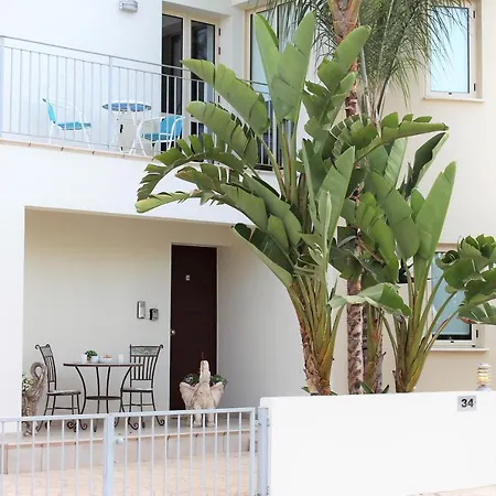 Avrora 4 Bedroom In Pernera Paralimni