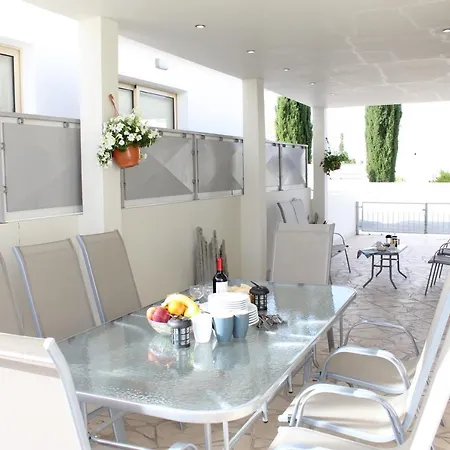 Avrora 4 Bedroom In Pernera